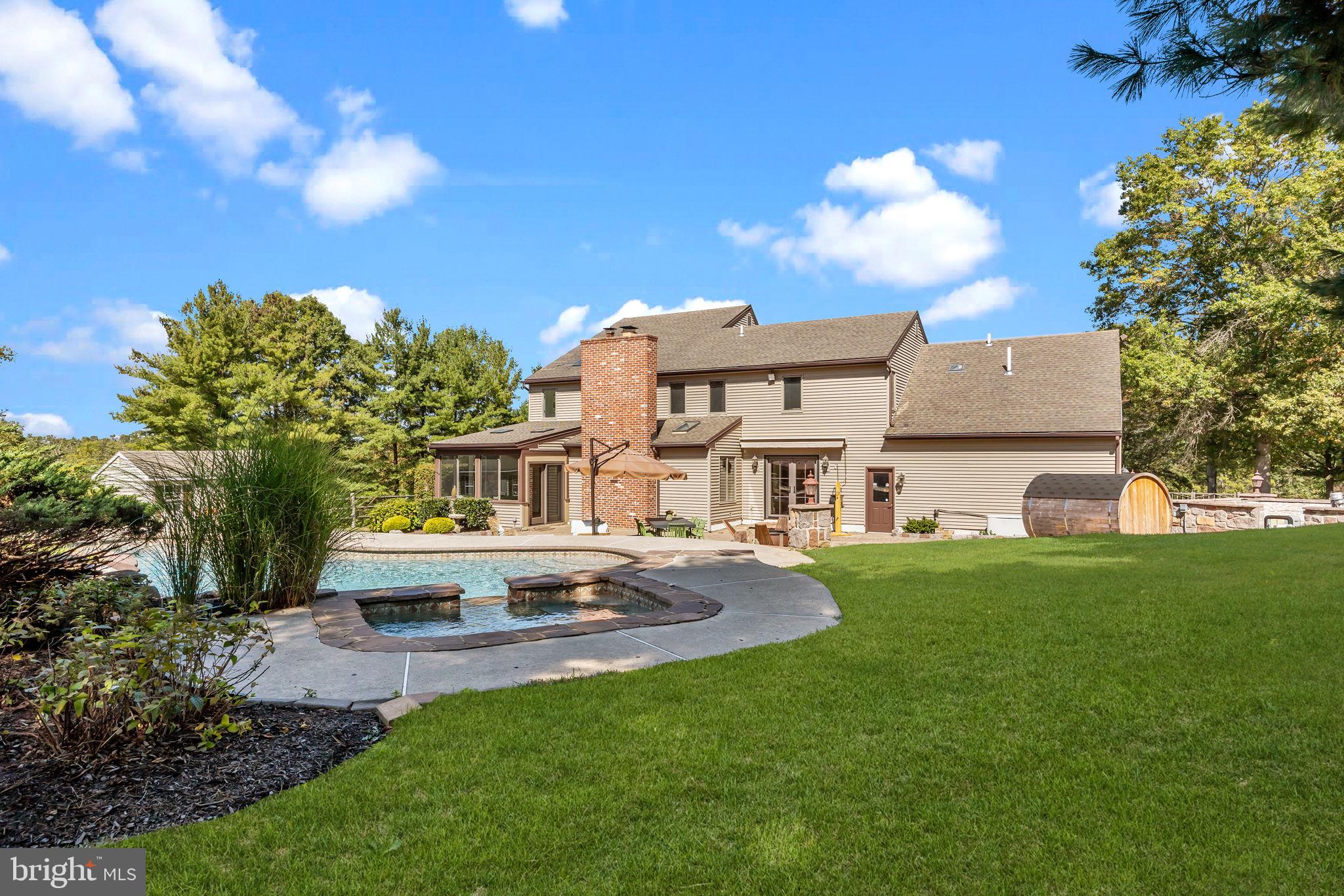 1101 DEERFIELD LANE