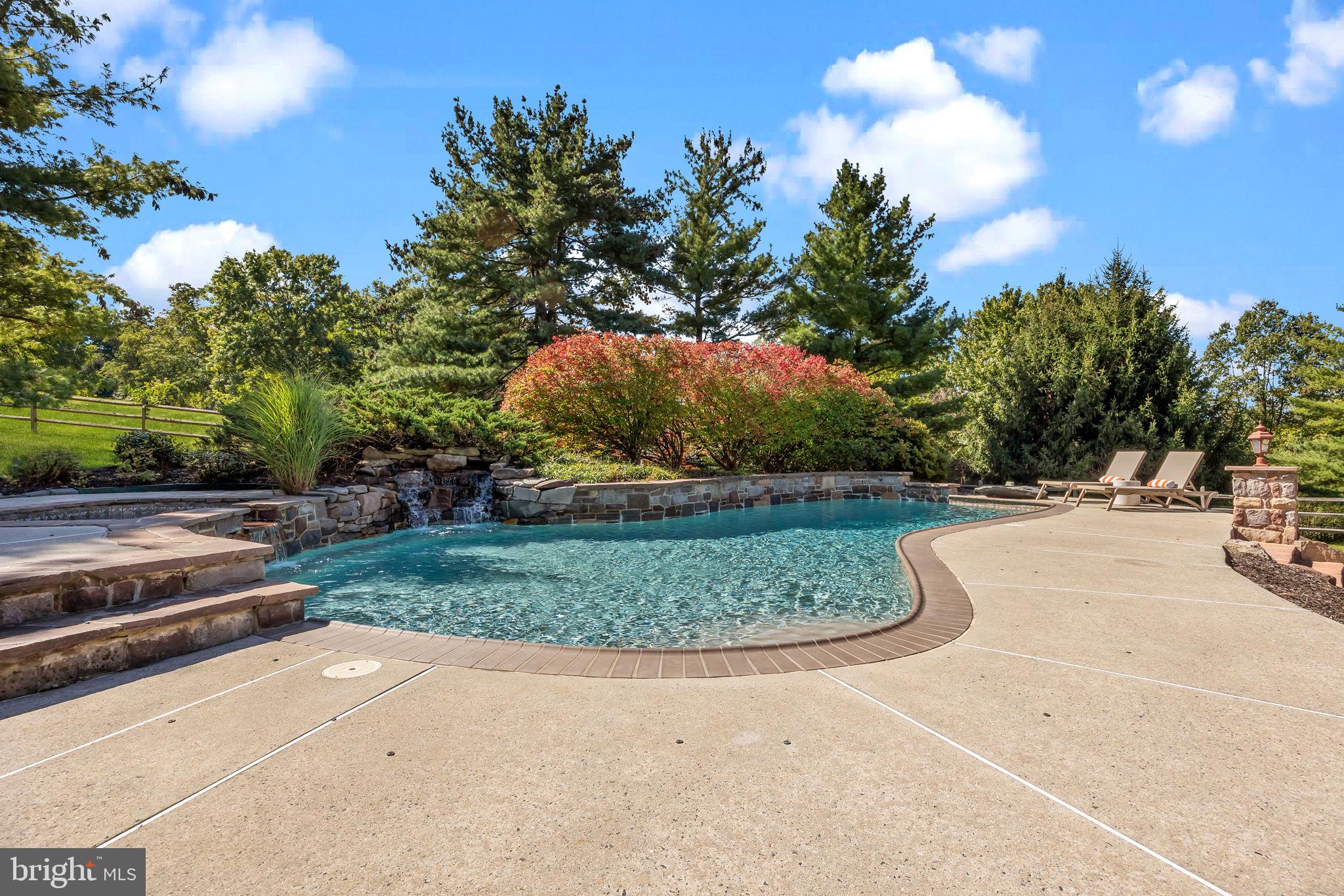 1101 DEERFIELD LANE
