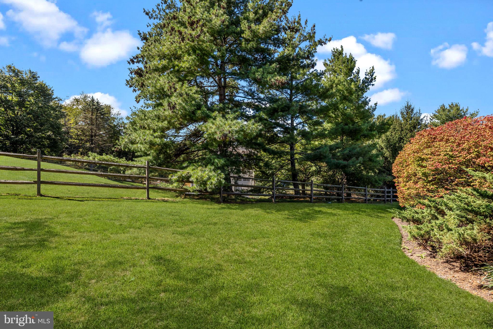 1101 DEERFIELD LANE