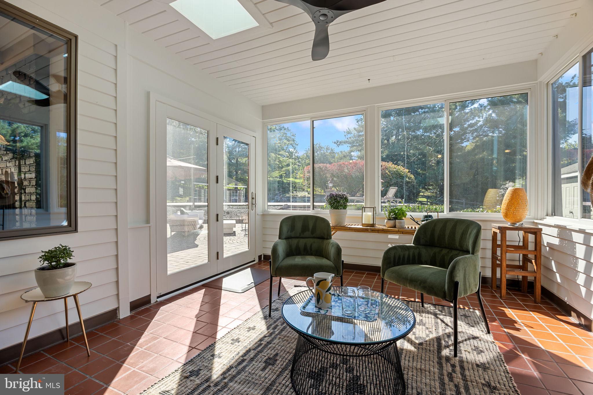 1101 DEERFIELD LANE