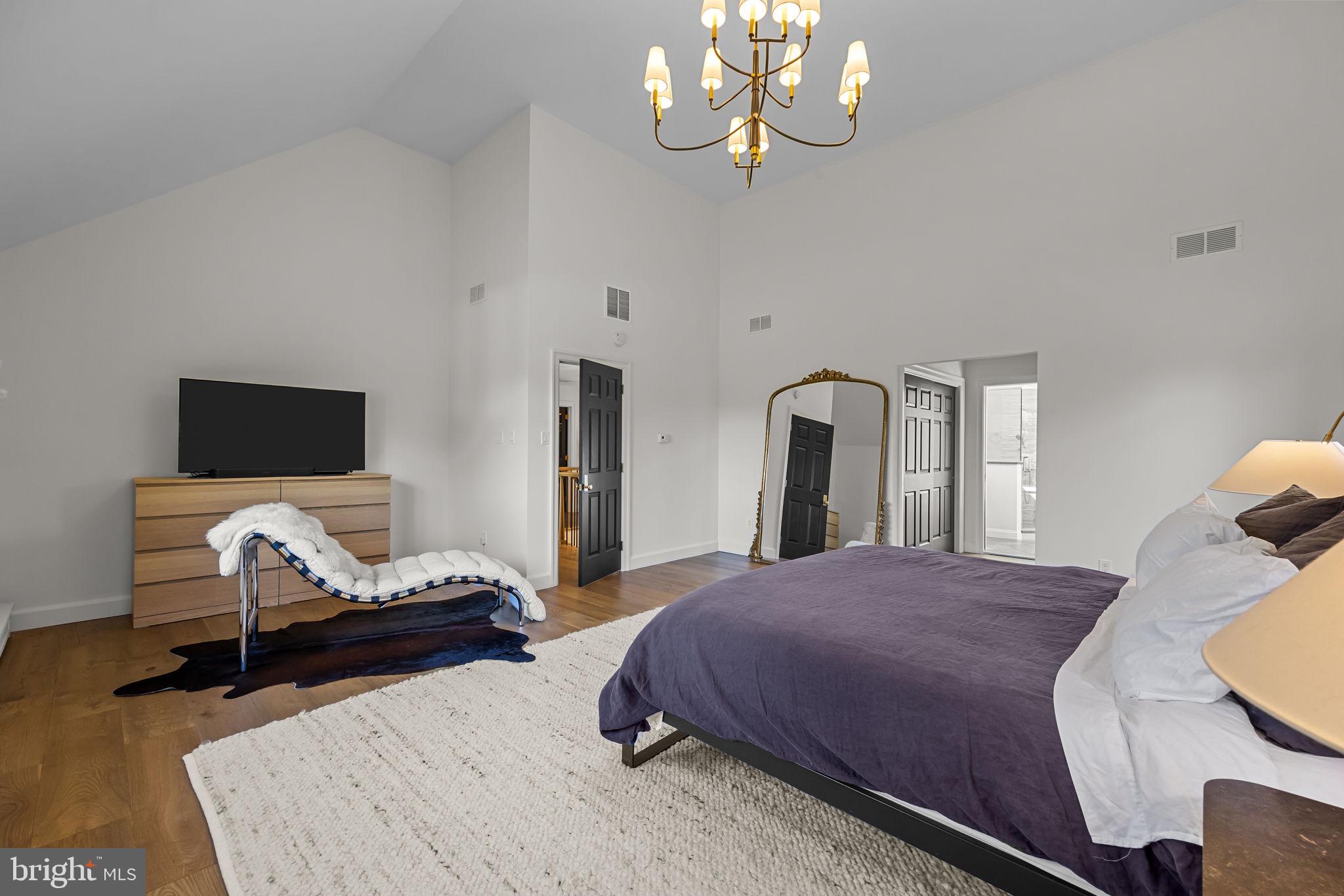 1101 DEERFIELD LANE
