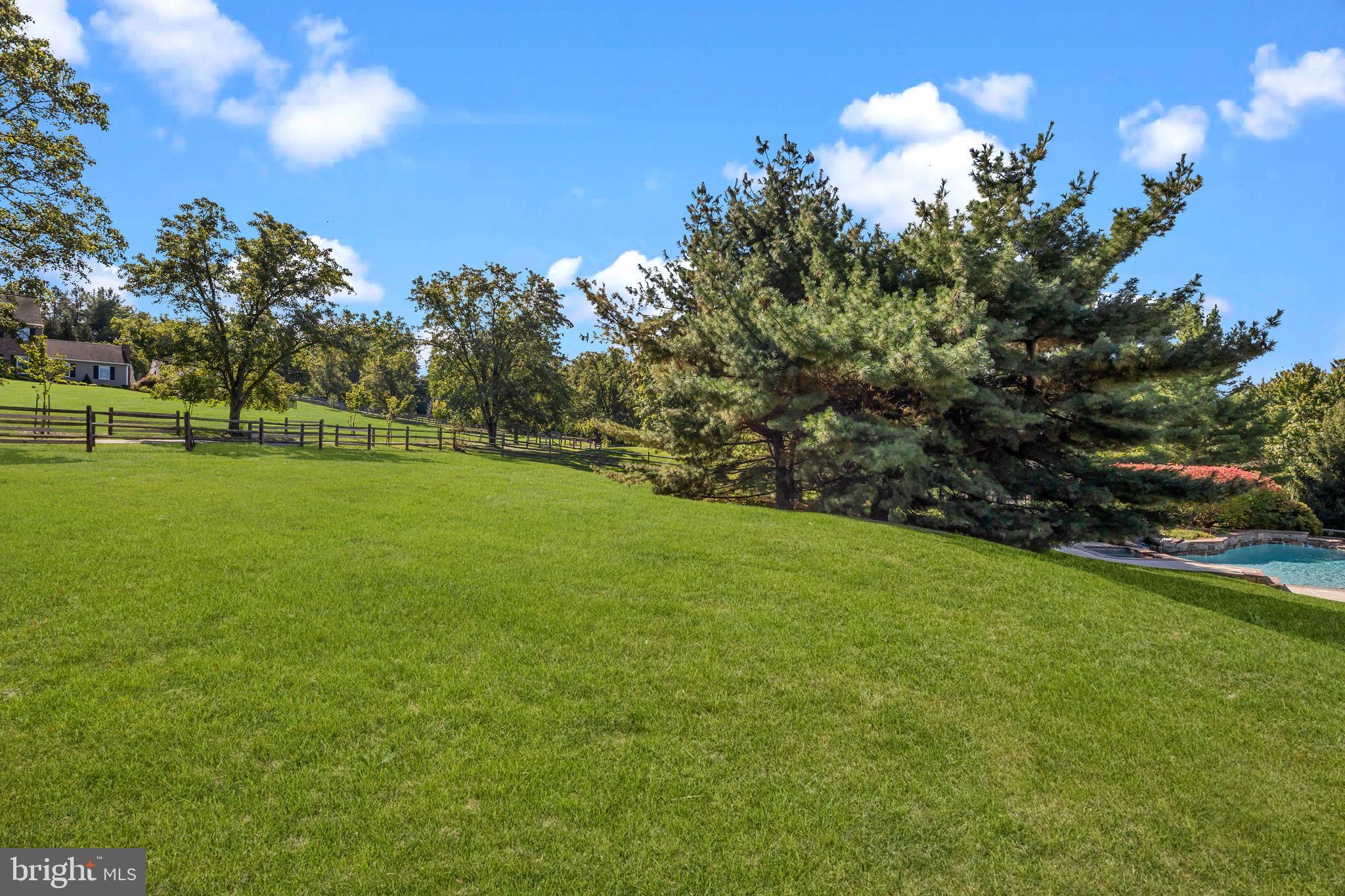 1101 DEERFIELD LANE