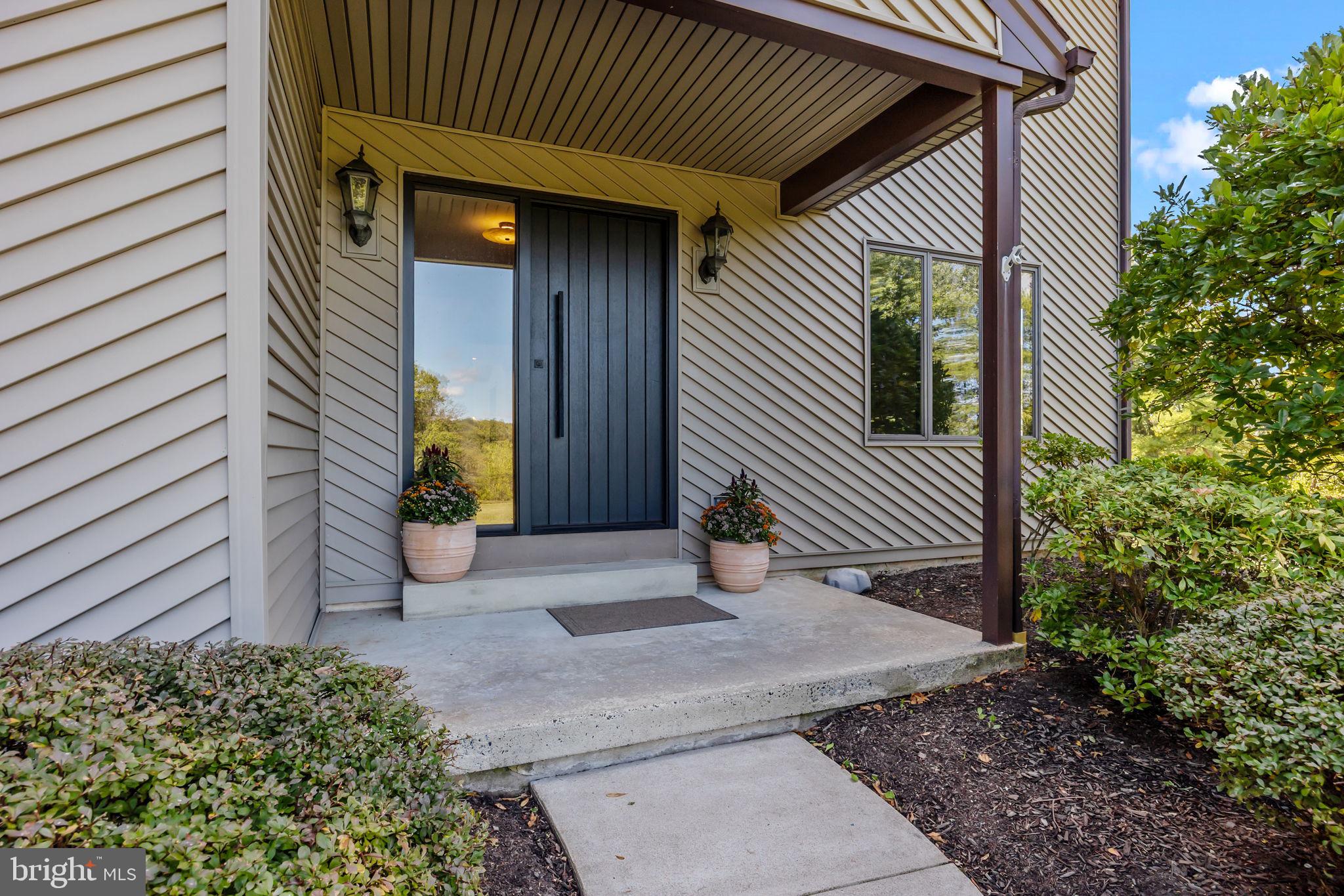 1101 DEERFIELD LANE