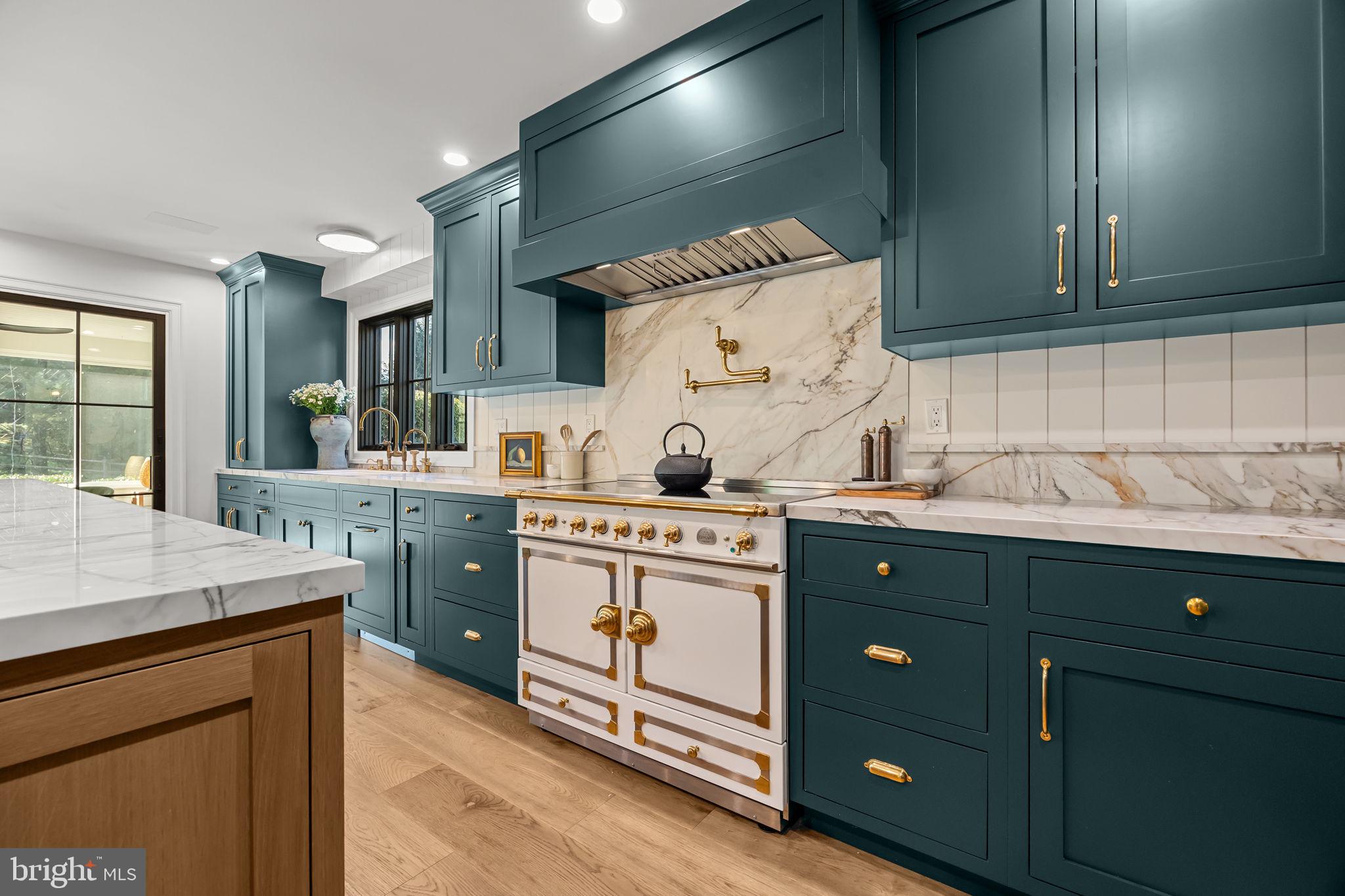 1101 DEERFIELD LANE