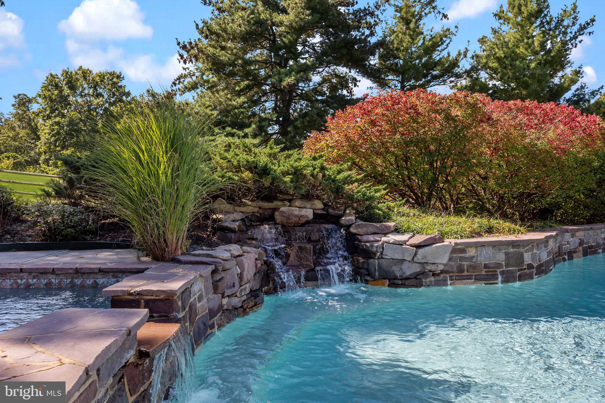 1101 DEERFIELD LANE