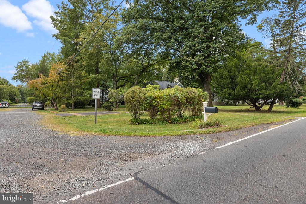 1217 YARDLEY ROAD