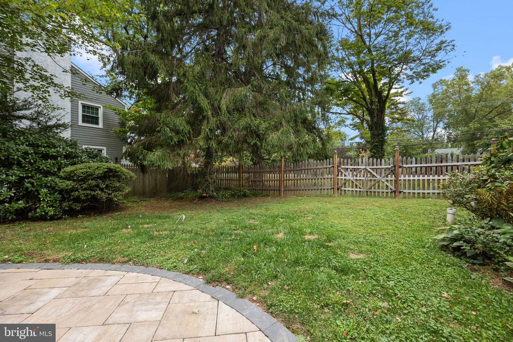 1217 YARDLEY ROAD