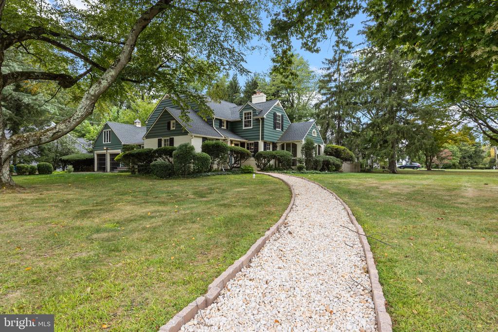 1217 YARDLEY ROAD