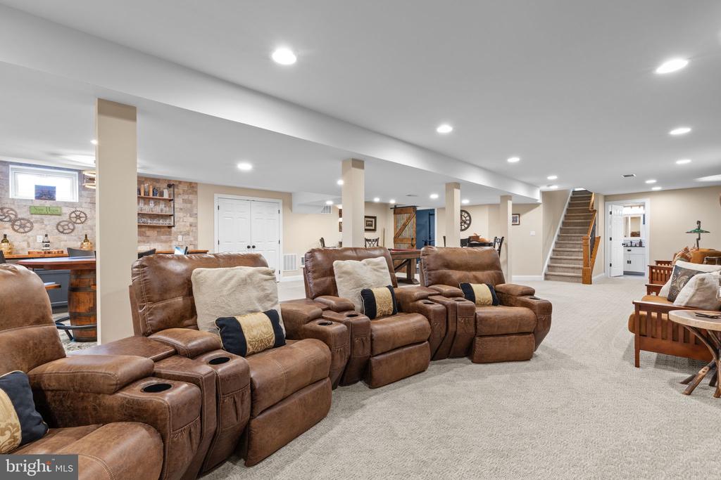 1100 PINEVILLE ROAD