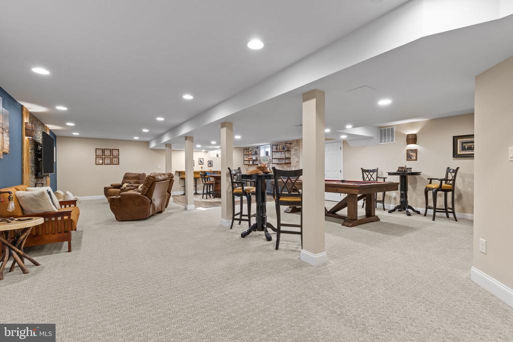 1100 PINEVILLE ROAD