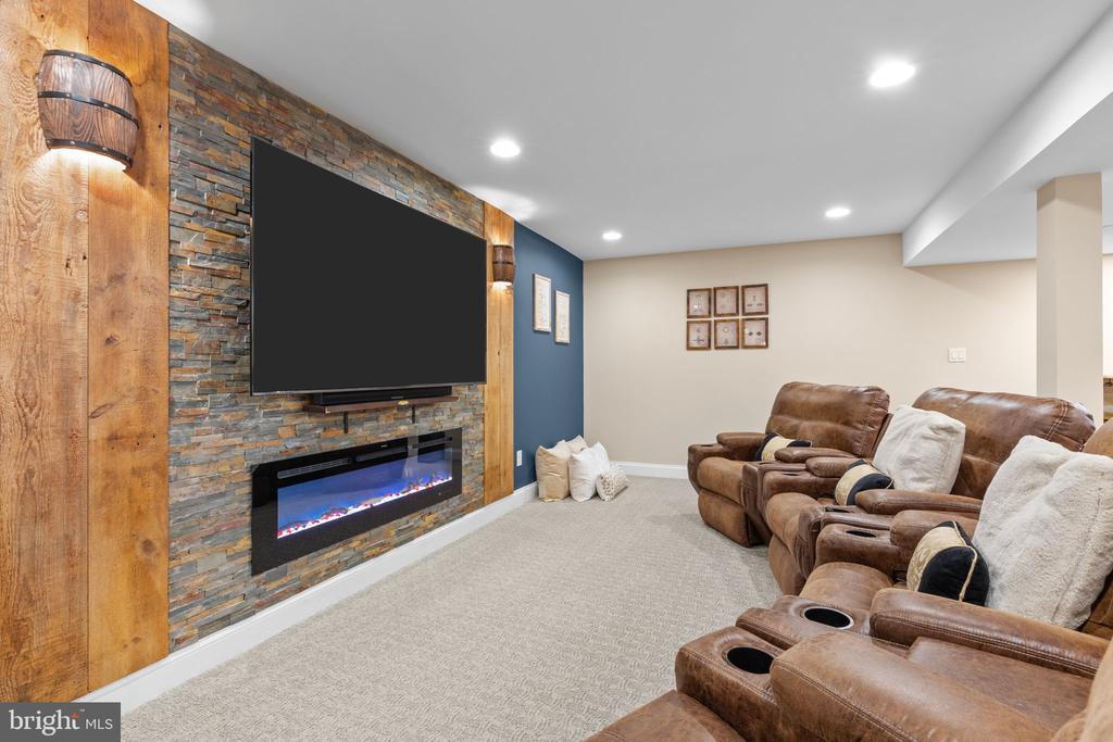 1100 PINEVILLE ROAD