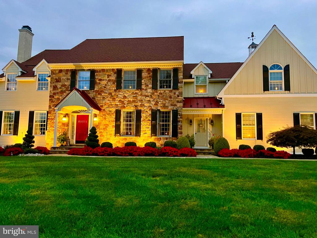 1100 PINEVILLE ROAD