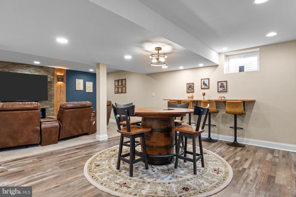 1100 PINEVILLE ROAD