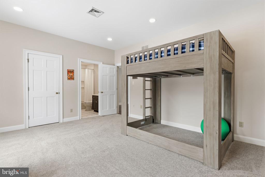 7 WOODLAND ROAD