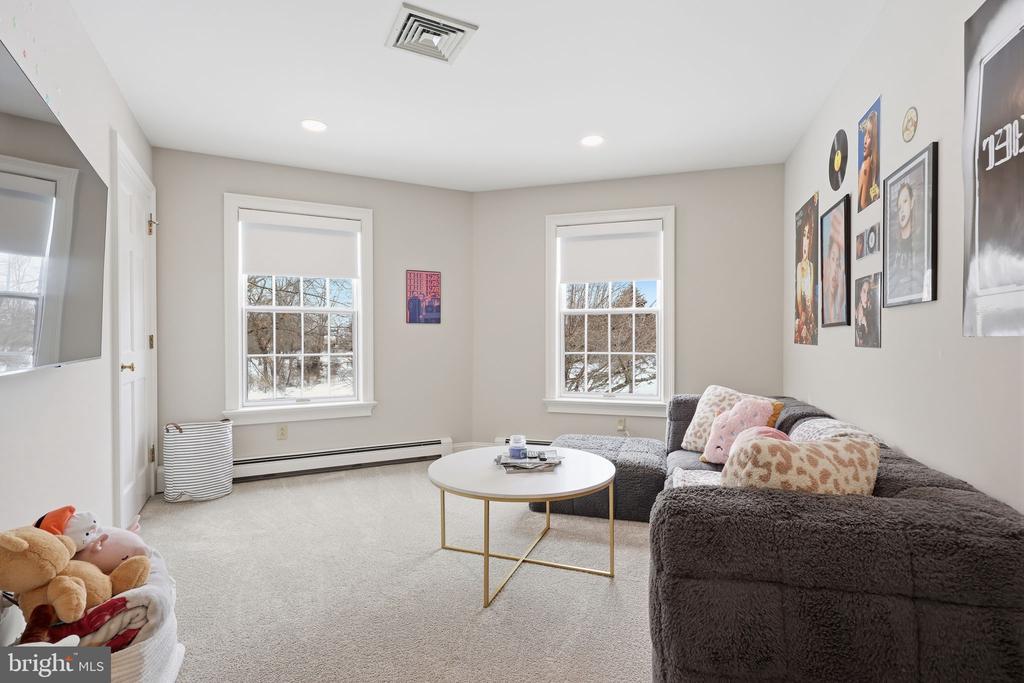 7 WOODLAND ROAD