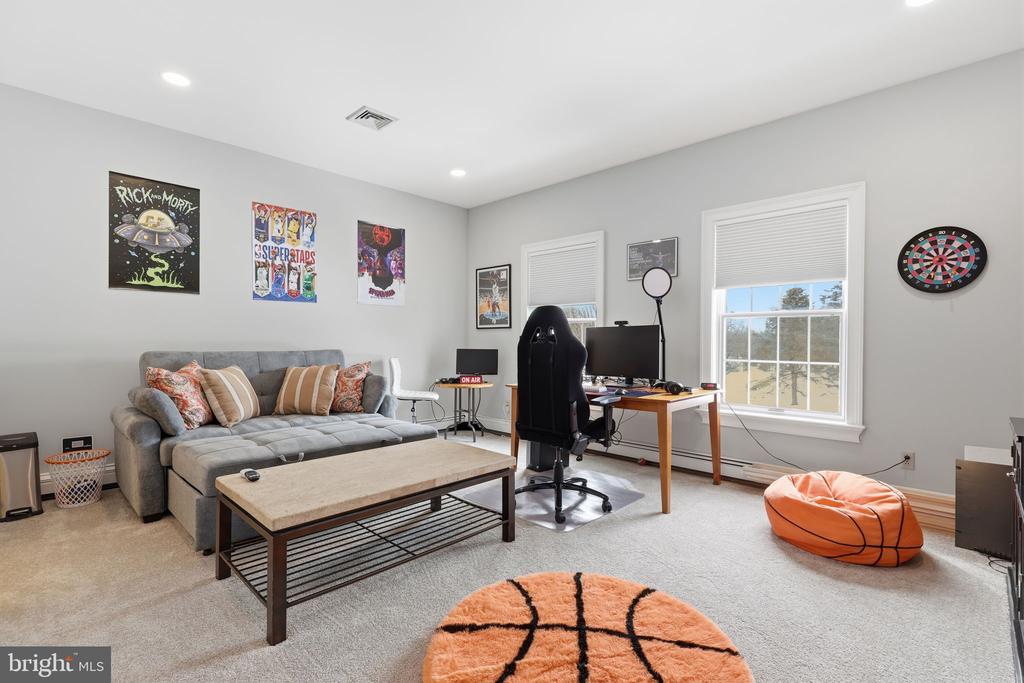 7 WOODLAND ROAD