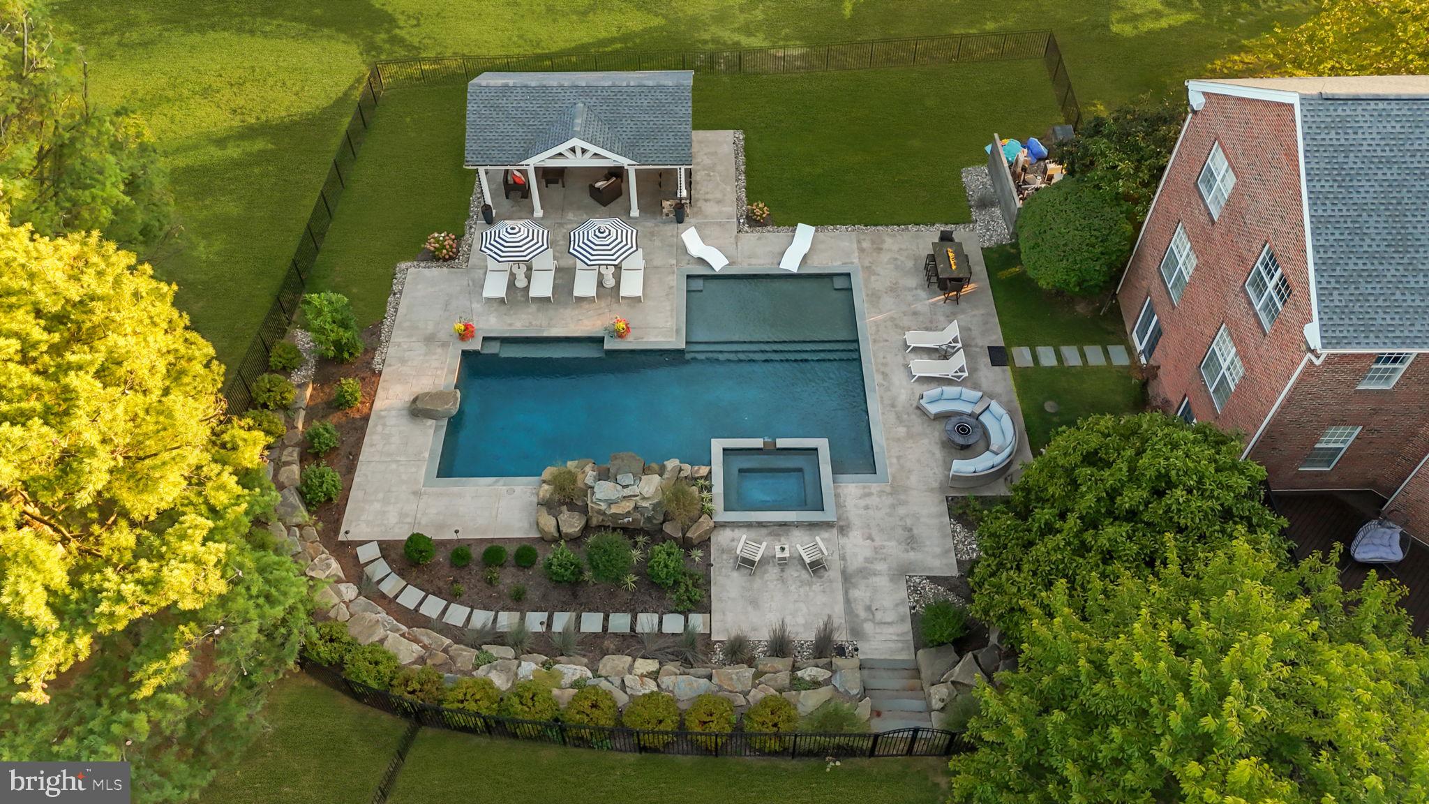 7 WOODLAND ROAD