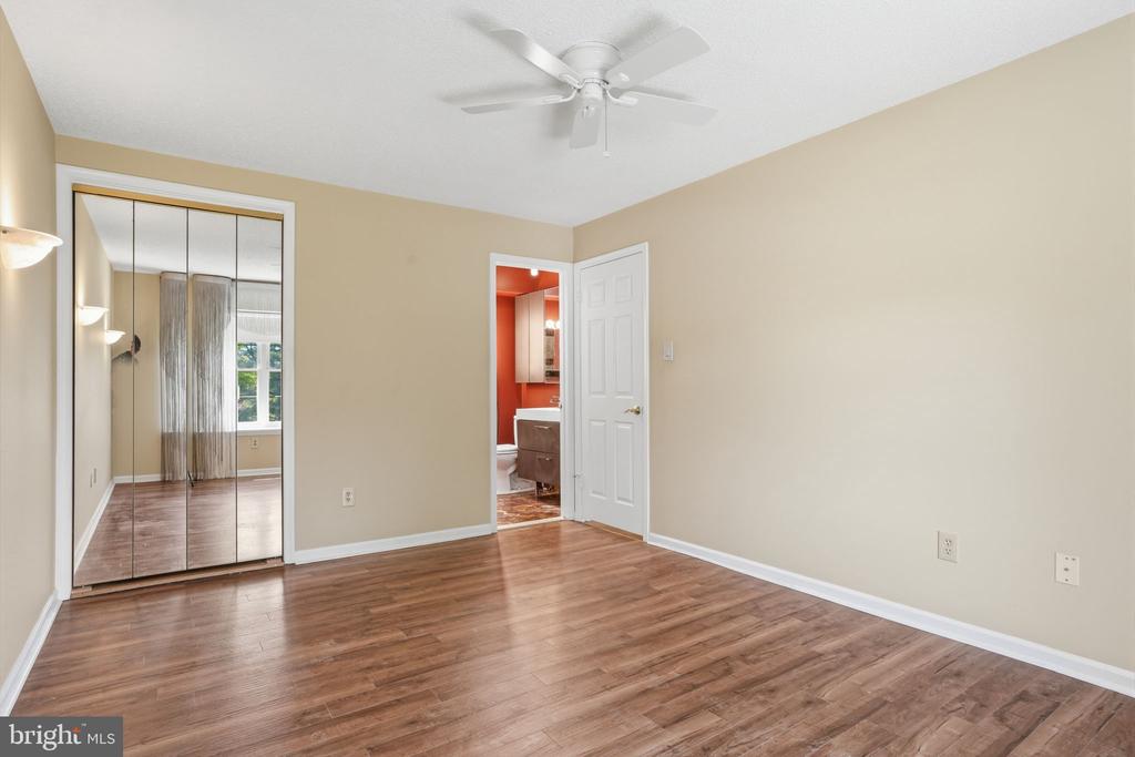 4016 BARRY COURT