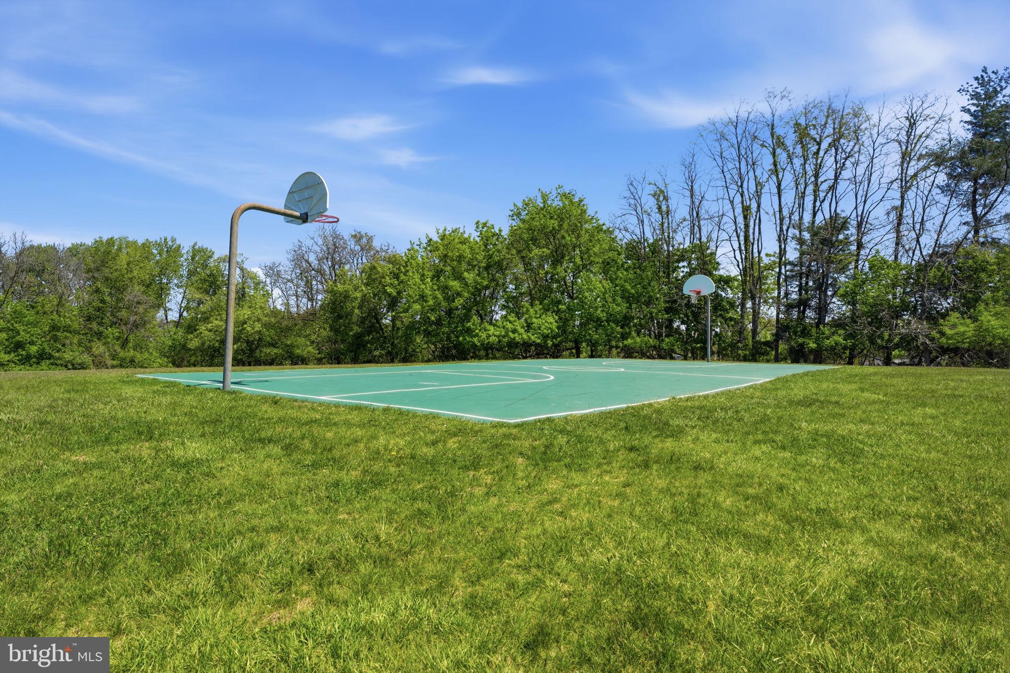 4016 BARRY COURT