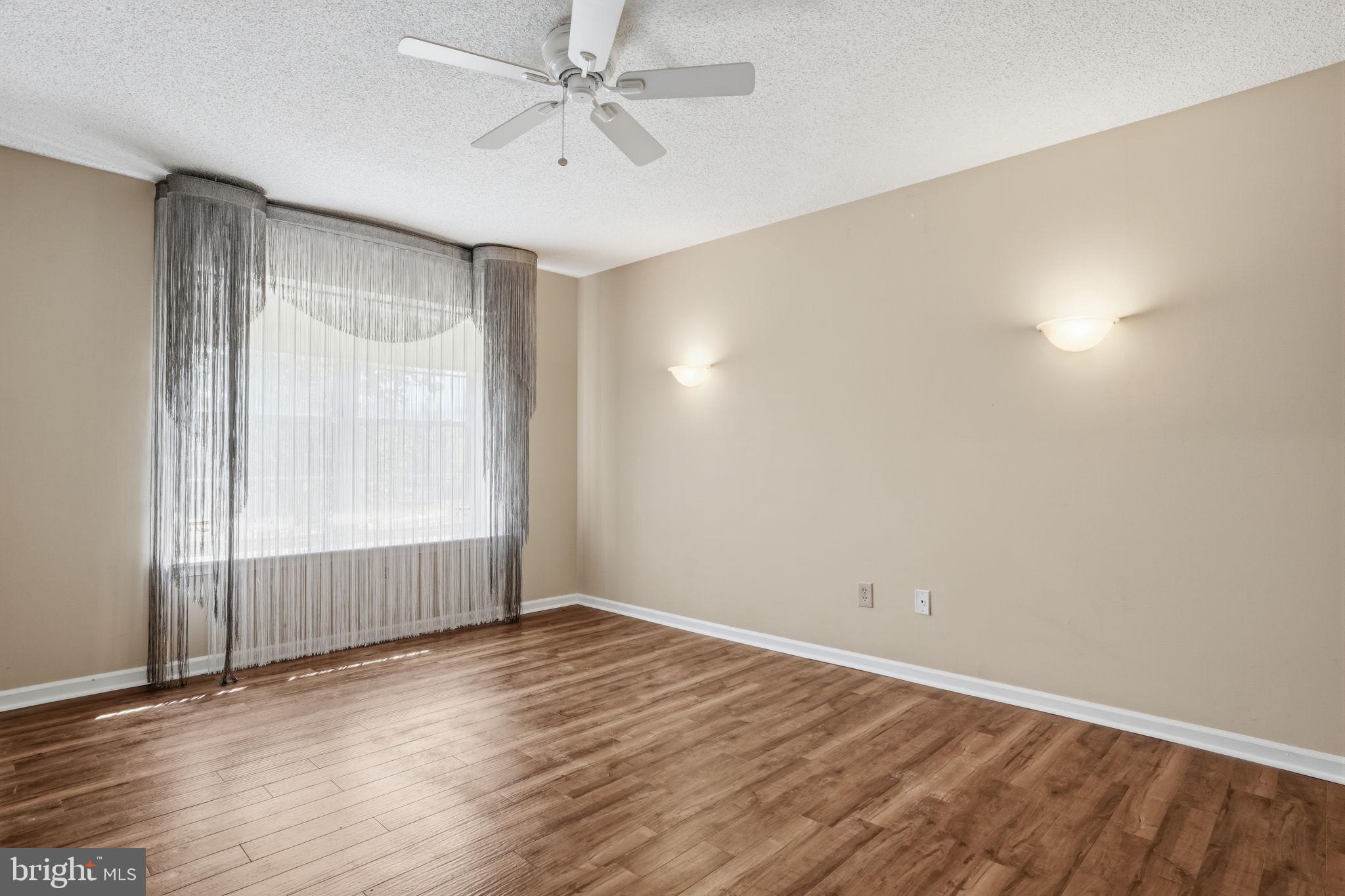 4016 BARRY COURT