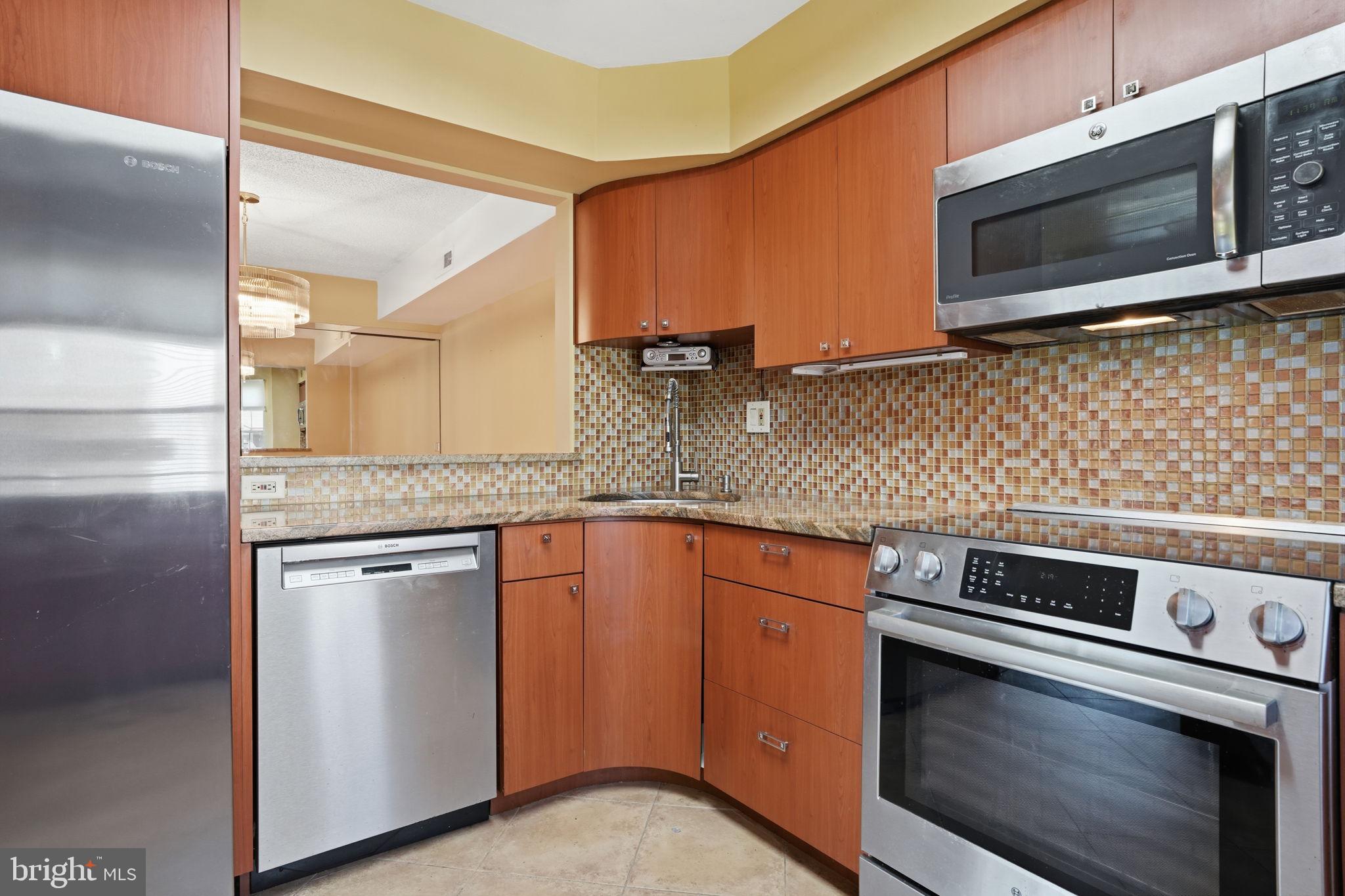 4016 BARRY COURT