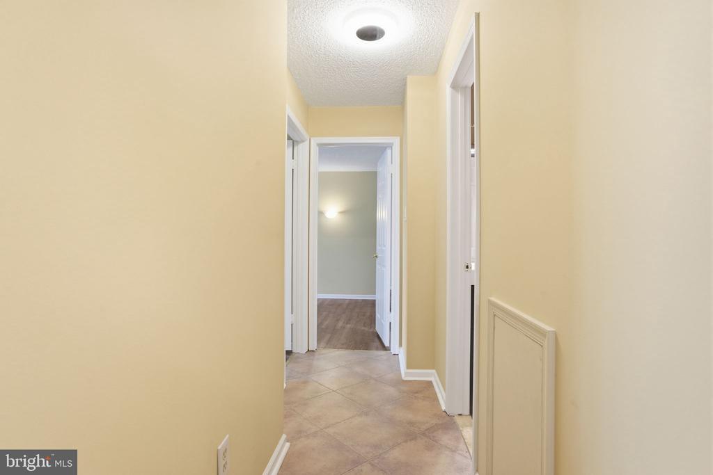 4016 BARRY COURT