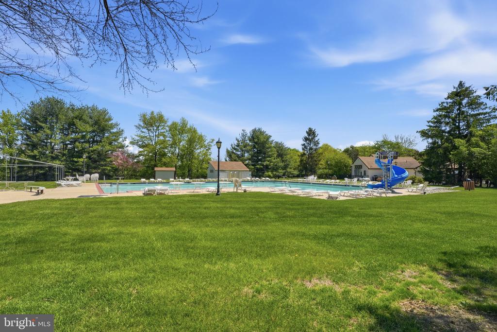 4016 BARRY COURT