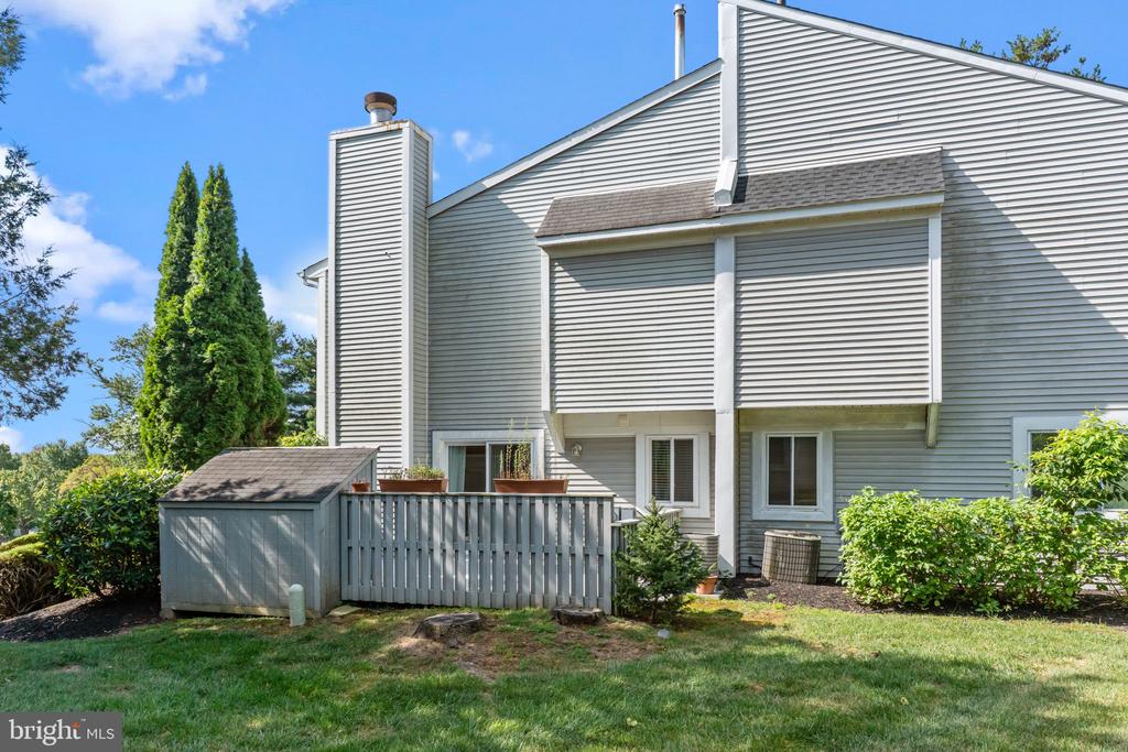 3 HILLCROFT WAY