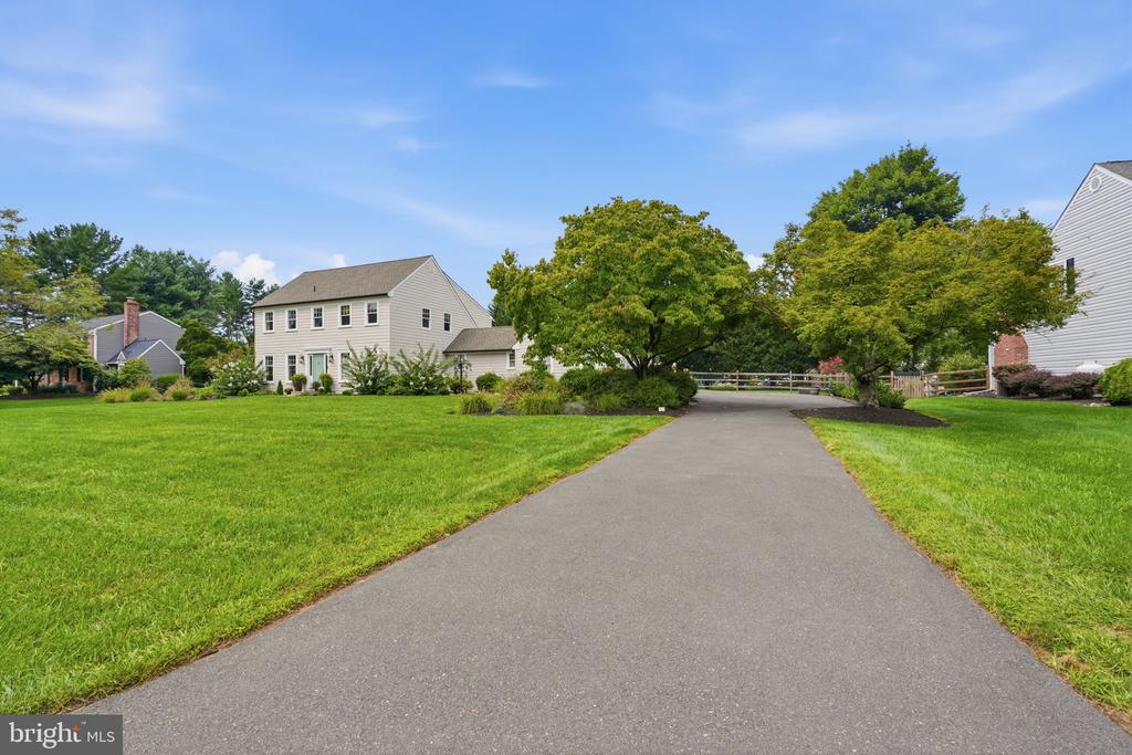 30 DUNKIN DRIVE