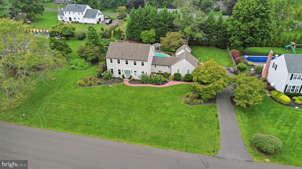 30 DUNKIN DRIVE