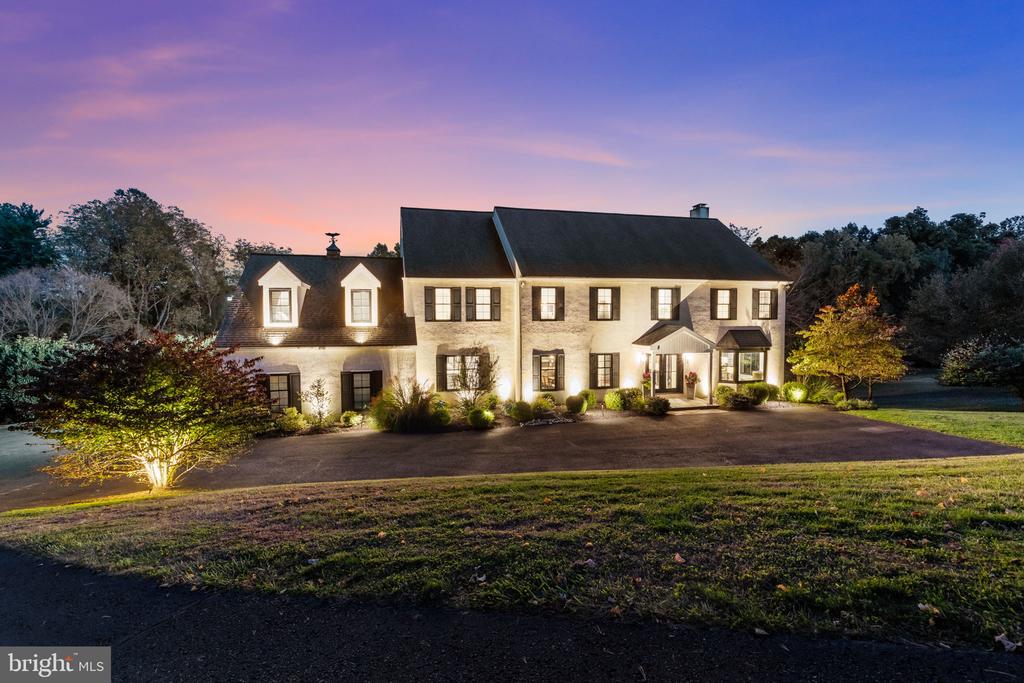 18 COLTS NECK DRIVE