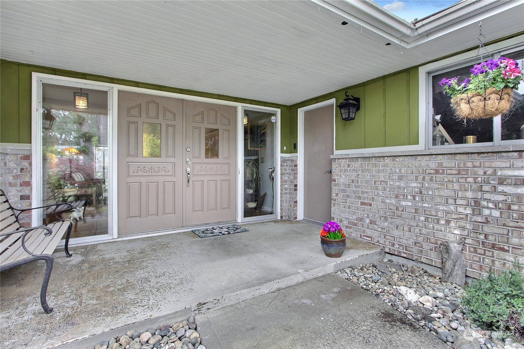 8504 Woodlawn Avenue SW