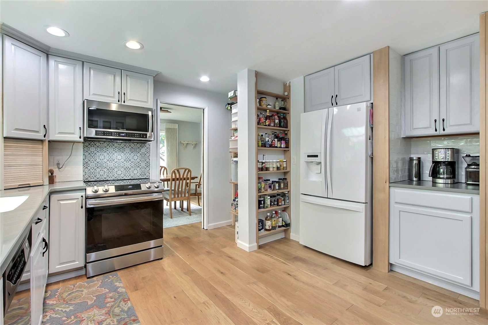 8504 Woodlawn Avenue SW