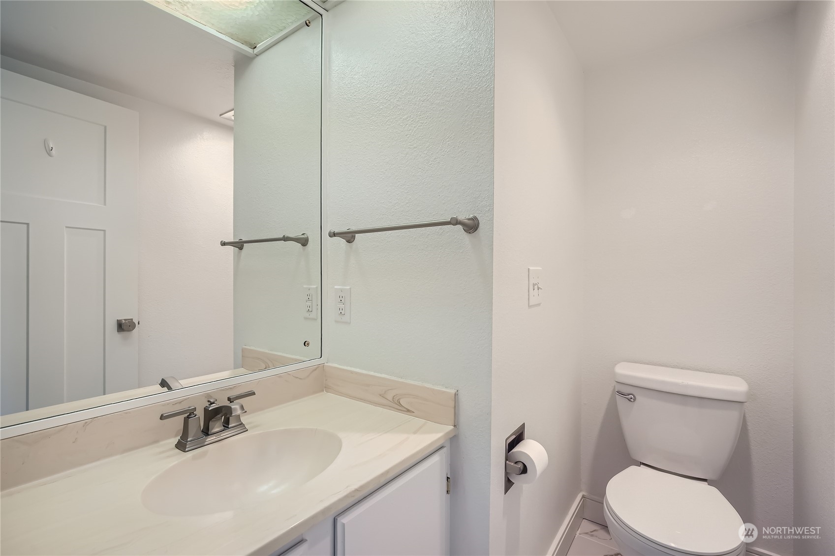 7517 Zircon Drive SW