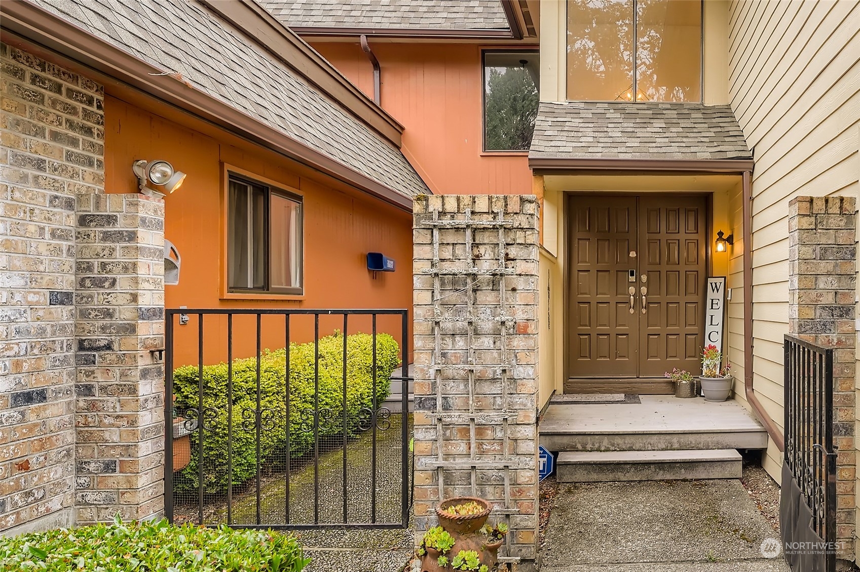 7517 Zircon Drive SW