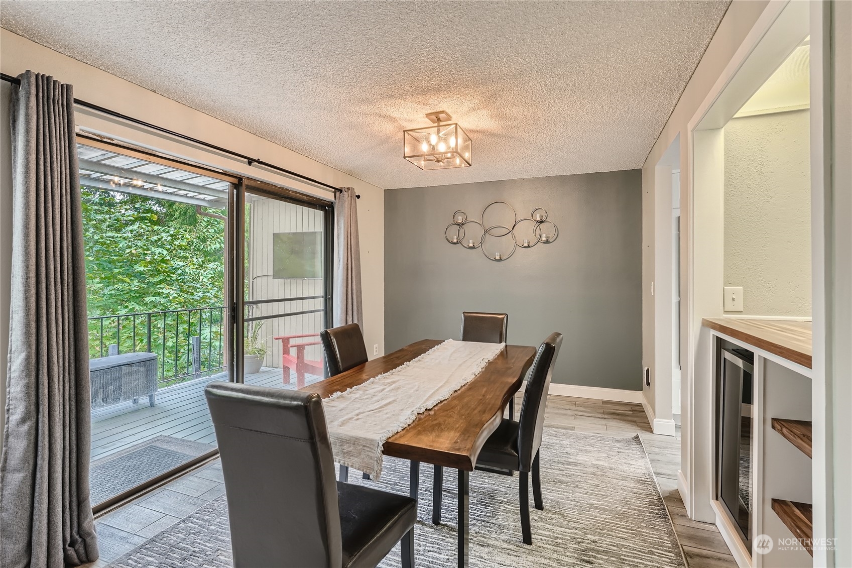 7517 Zircon Drive SW