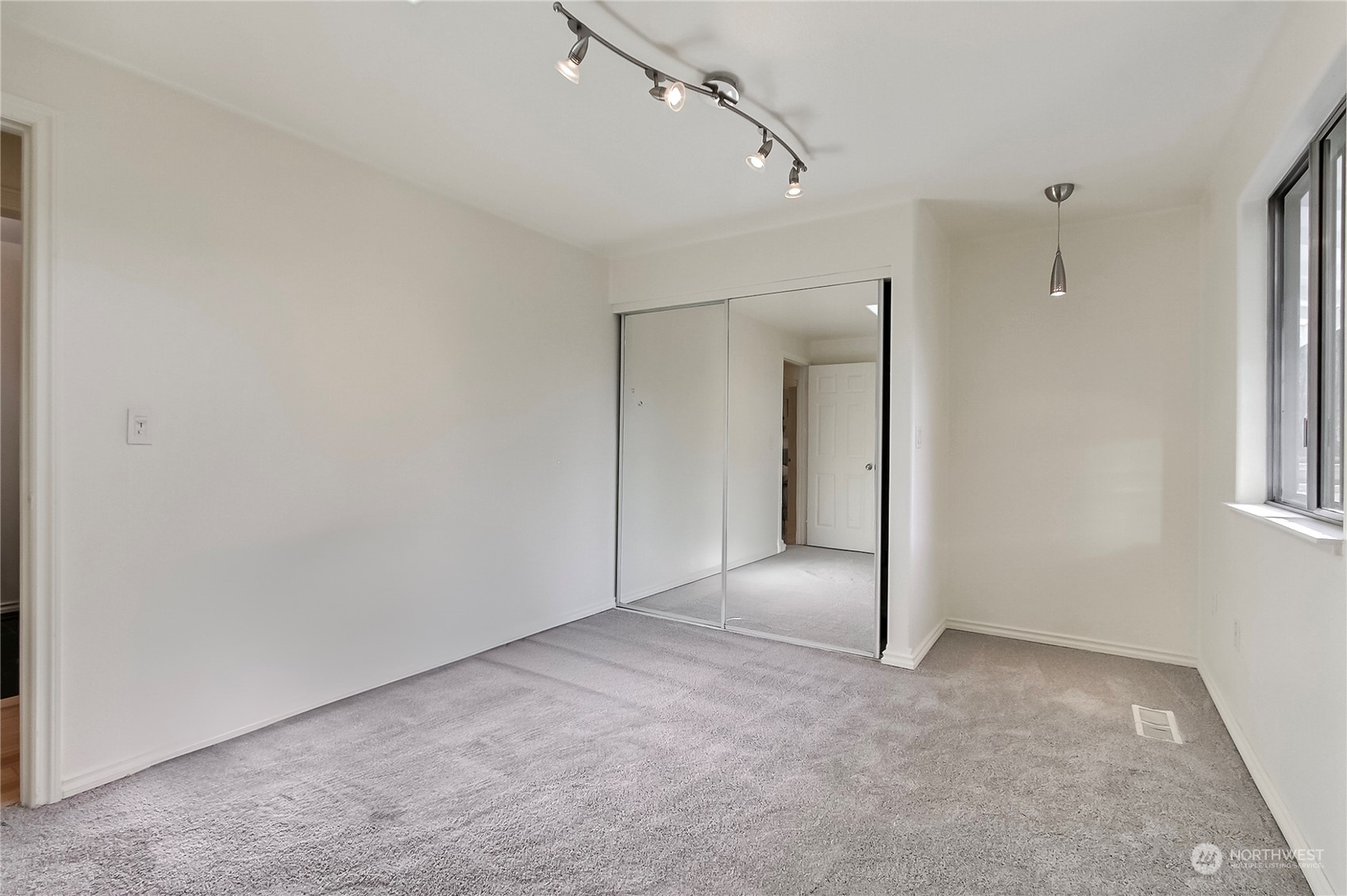 1247 Farallone Avenue