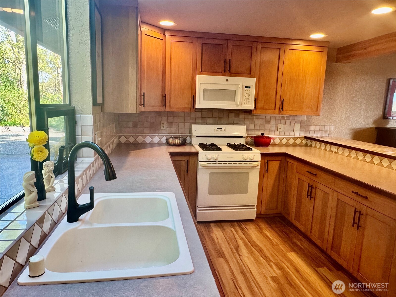 3305 35th Street Ct E