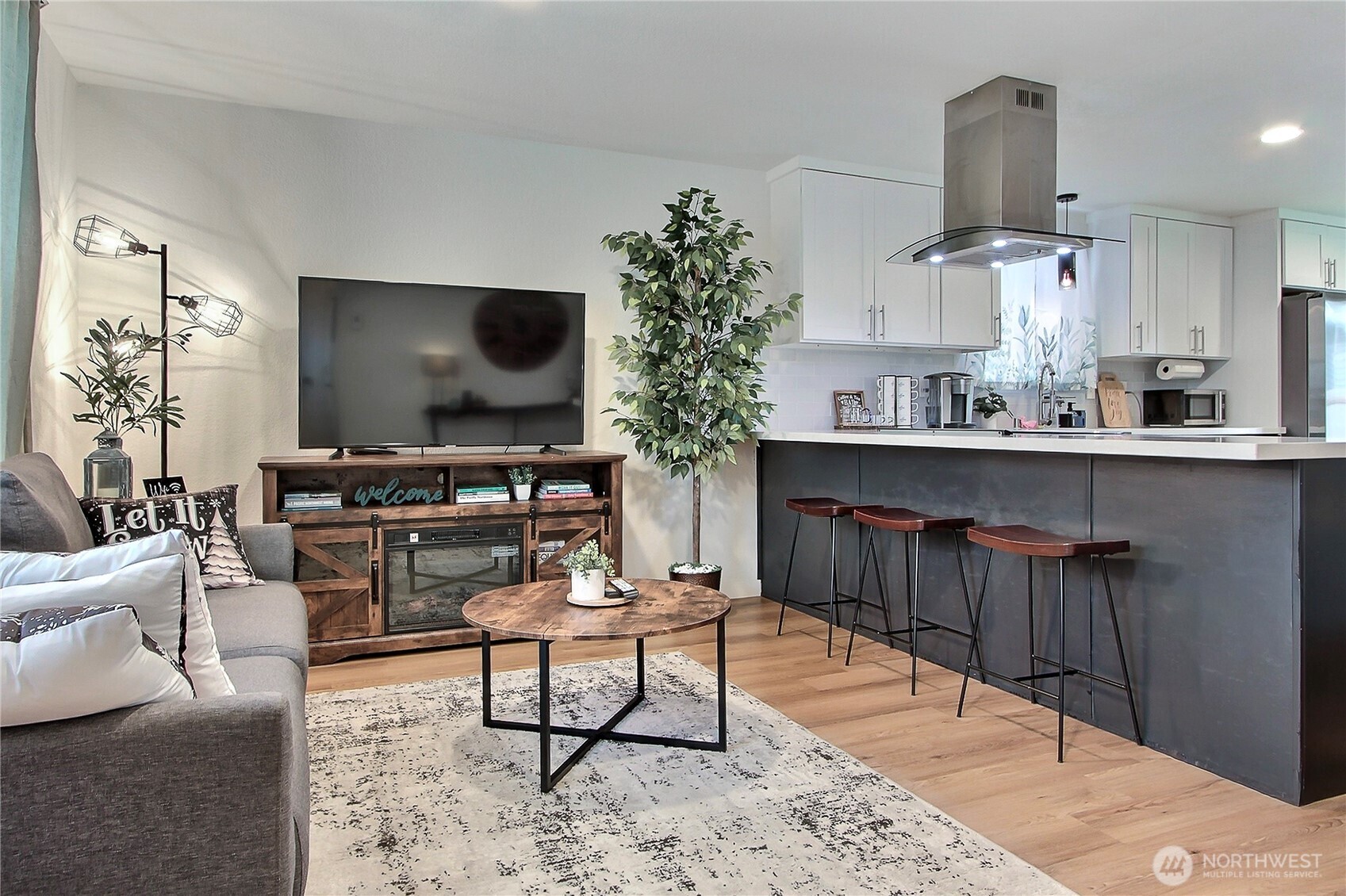 6903 S Cheyenne Street