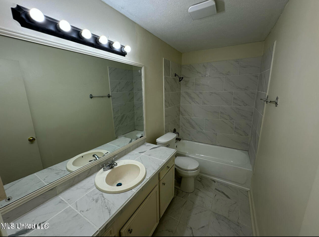 2835 Glenderry Street