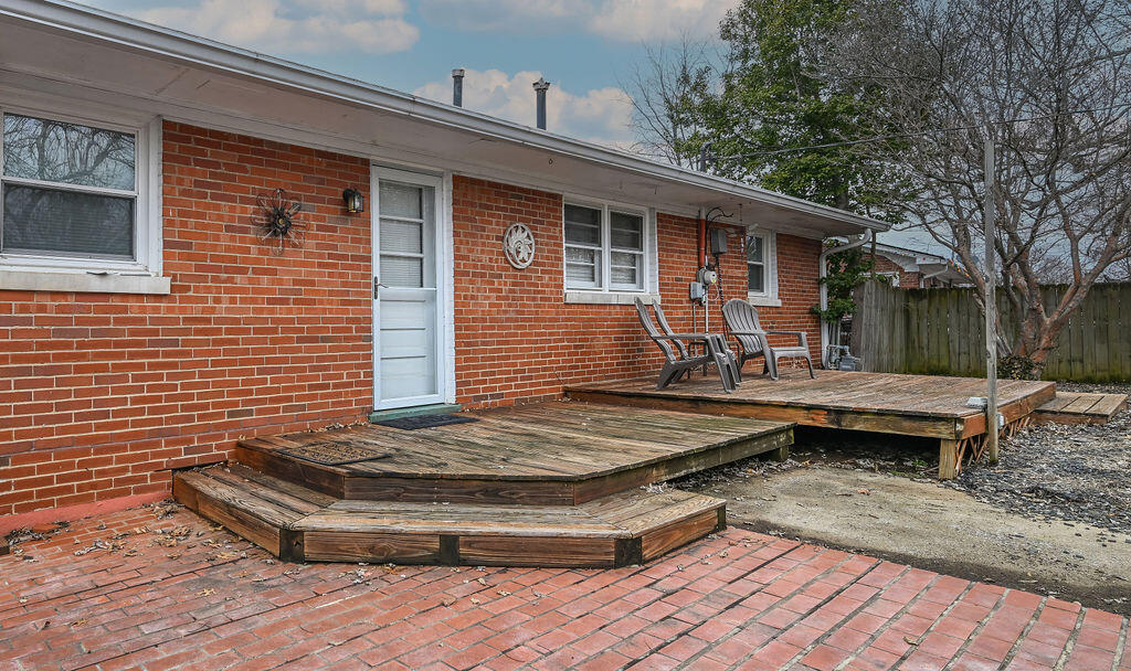 158 Chantilly Street