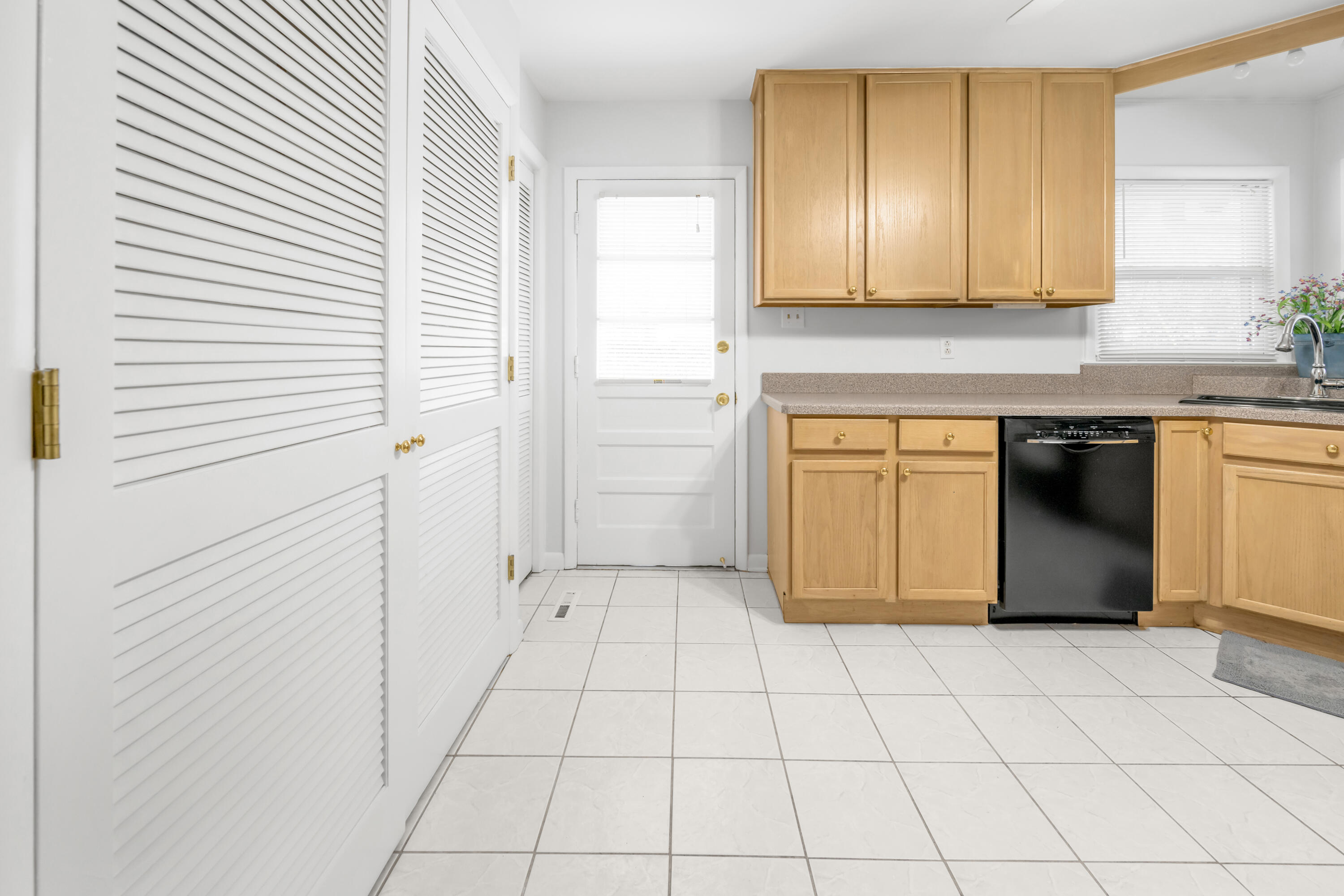 158 Chantilly Street