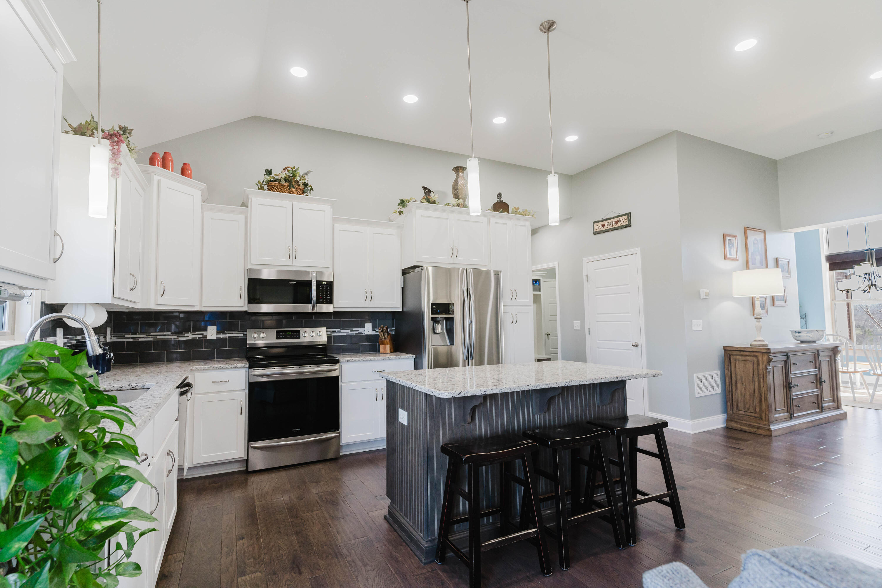 912 Falling Waters Lane