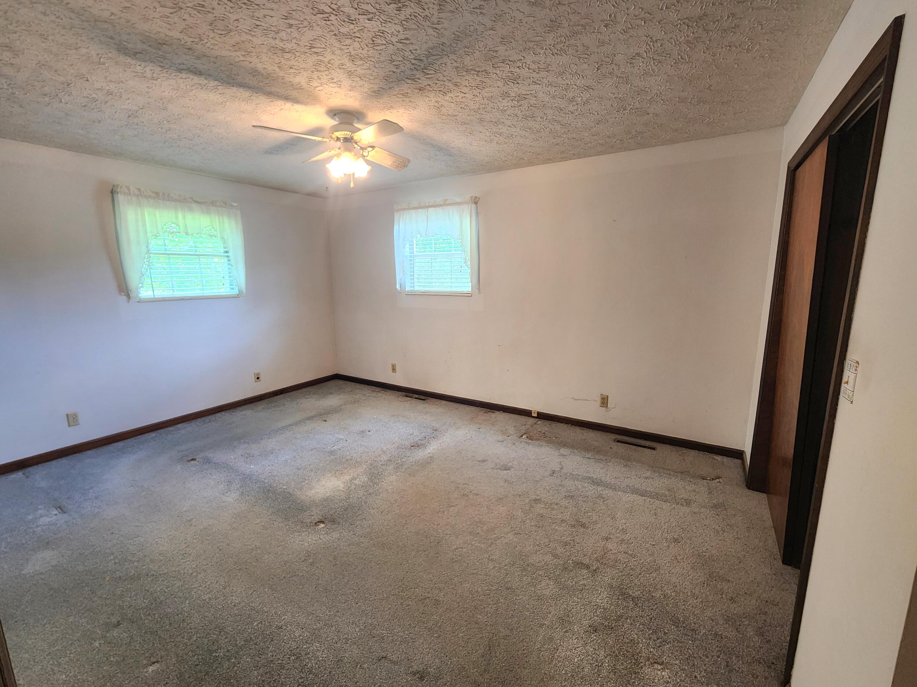 619 W Greenhill Road