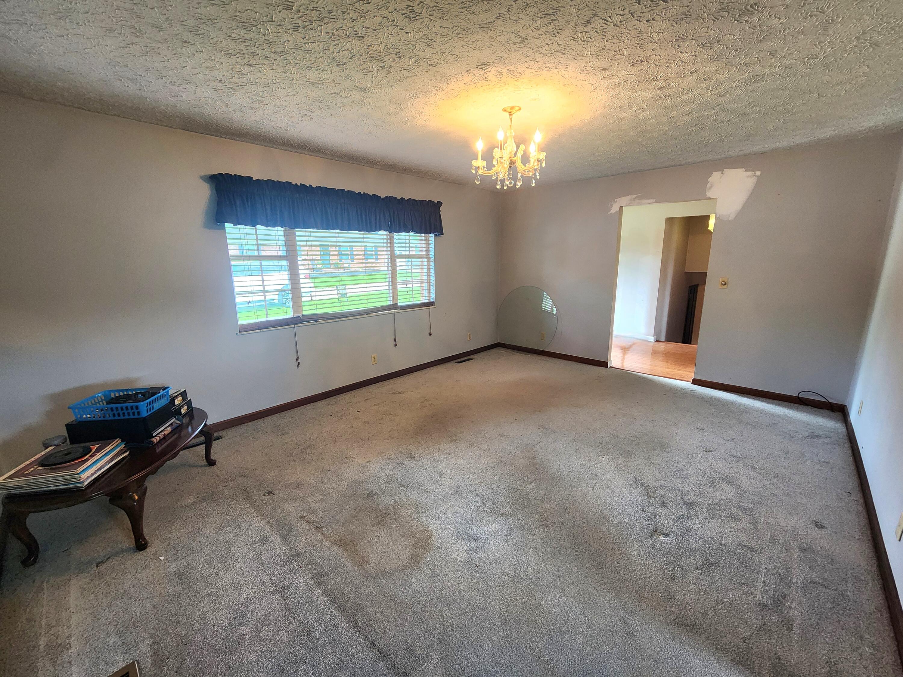 619 W Greenhill Road