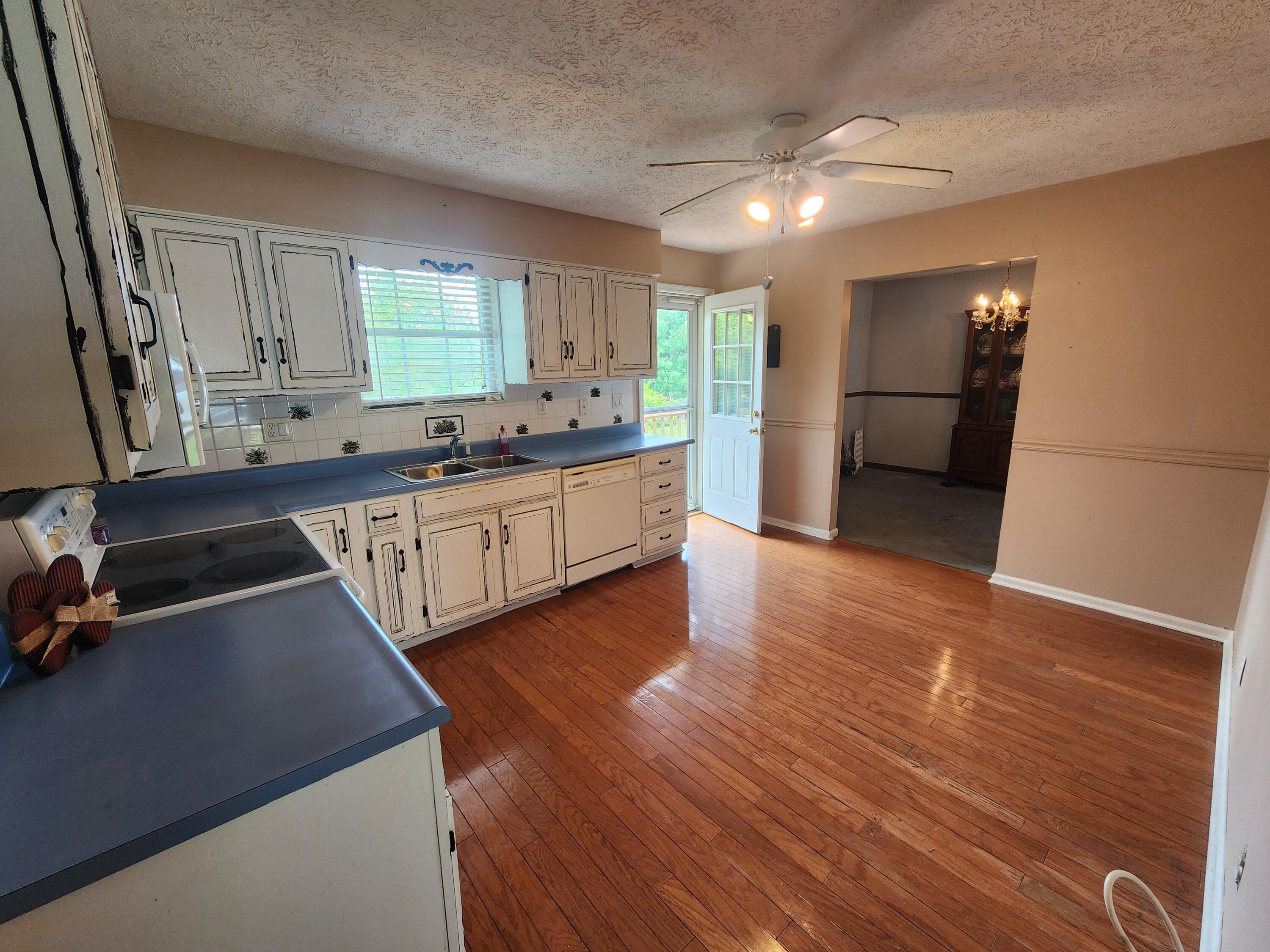 619 W Greenhill Road