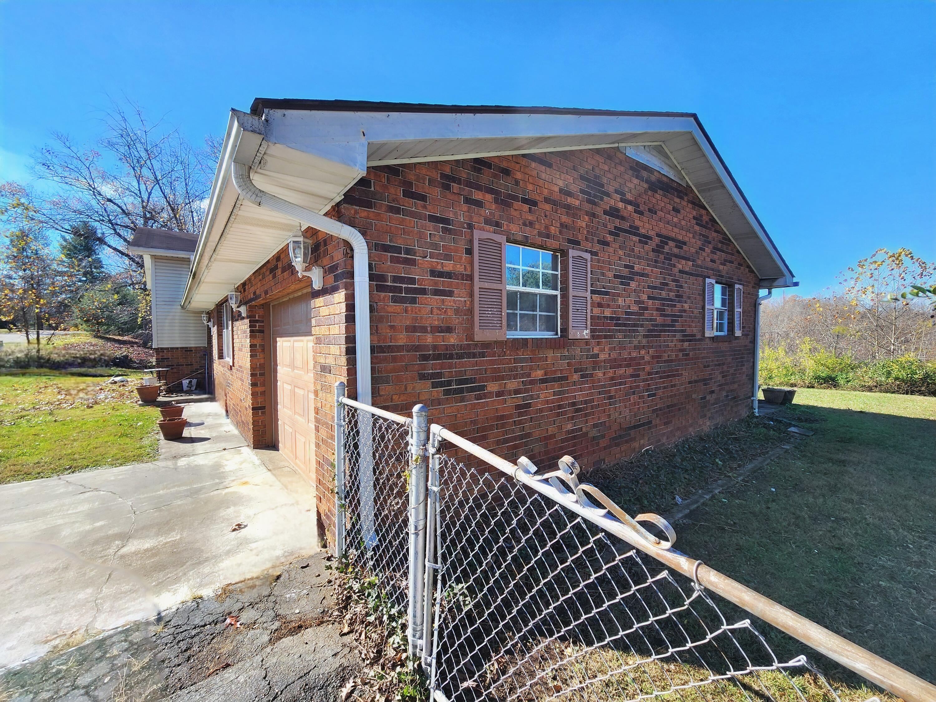 619 W Greenhill Road