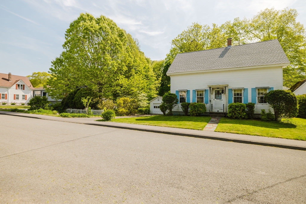 28 Anawan St
