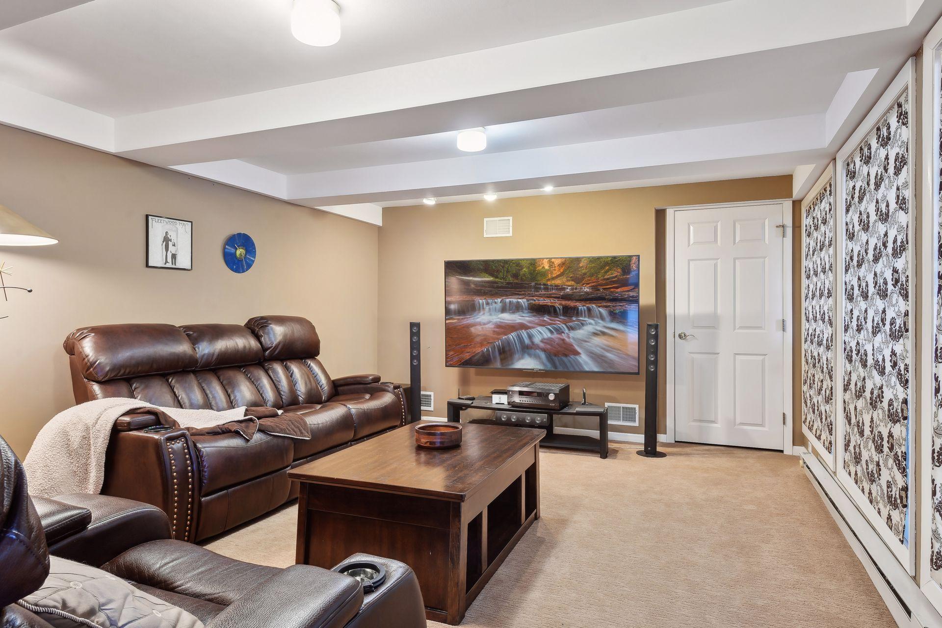 5940 Hardscrabble Circle