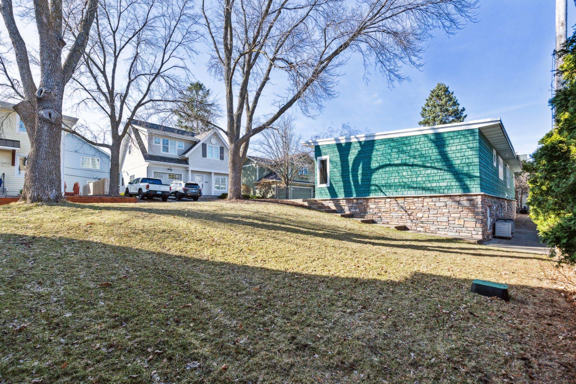 2835 Inner Road
